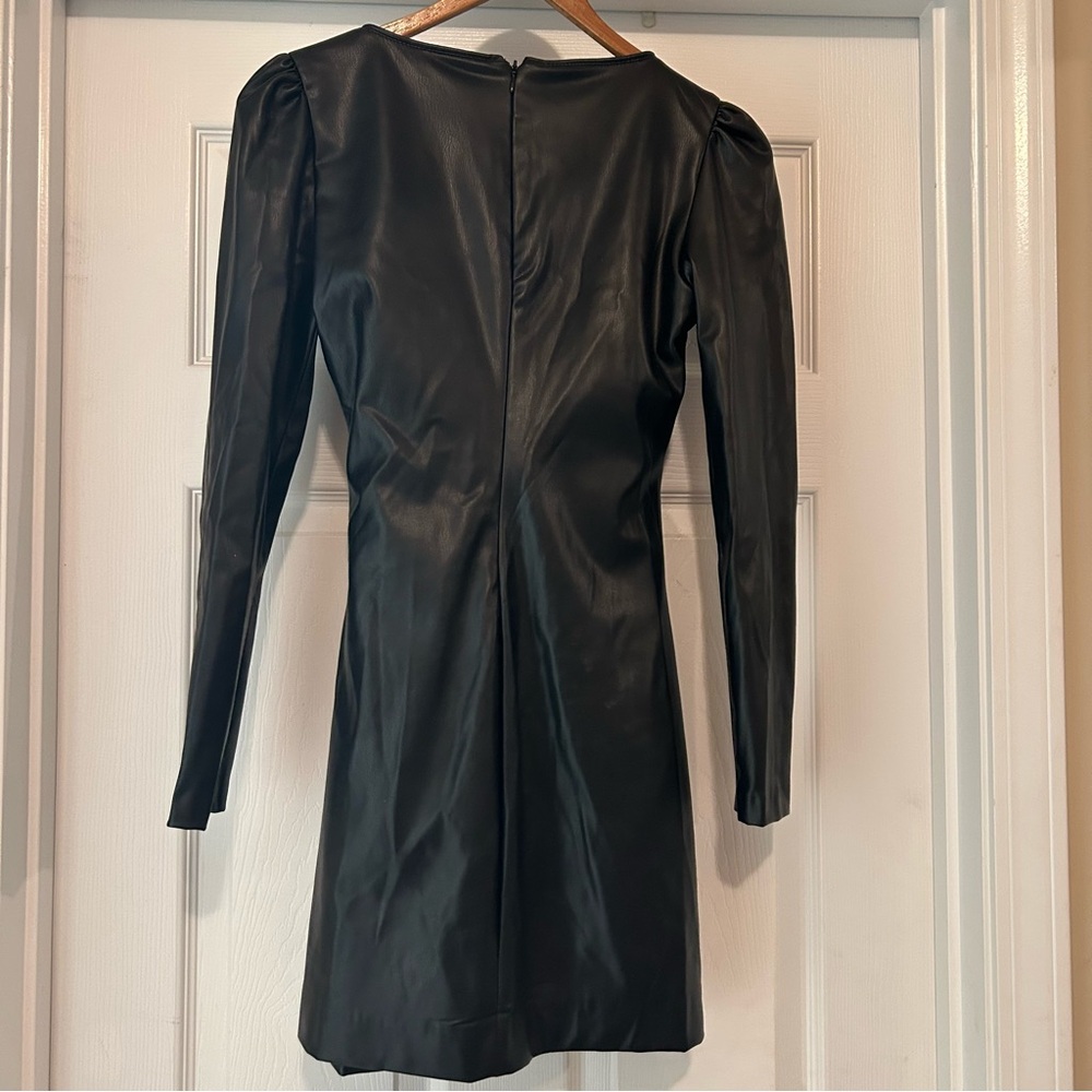 ZARA BLACK FAUX LEATHER CROSSOVER WRAP DRESS WITH SWEETHEART NECKLINE SIZE XS - Picture 4 of 4